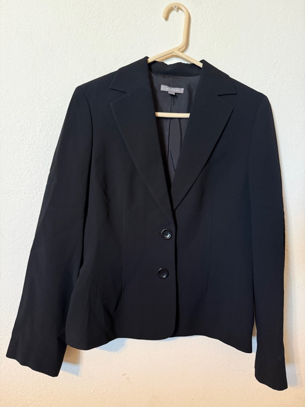 Ann Taylor Black Tailored Women's Blazer - Two-Button